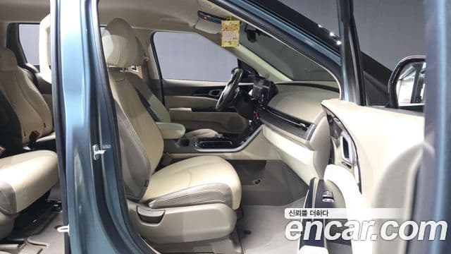 Kia Carnival 2021 — Фото 11/20
