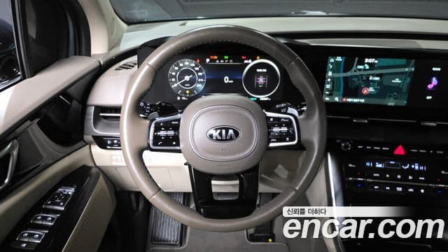 Kia Carnival 2021 — Фото 13/20
