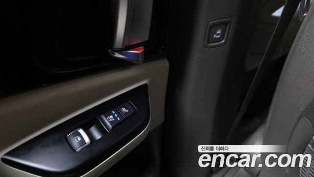 Kia Carnival 2021 — Фото 19/20