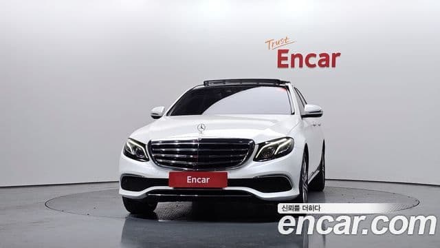 Mercedes-Benz E-Class 2018 — ფოტო 3/20