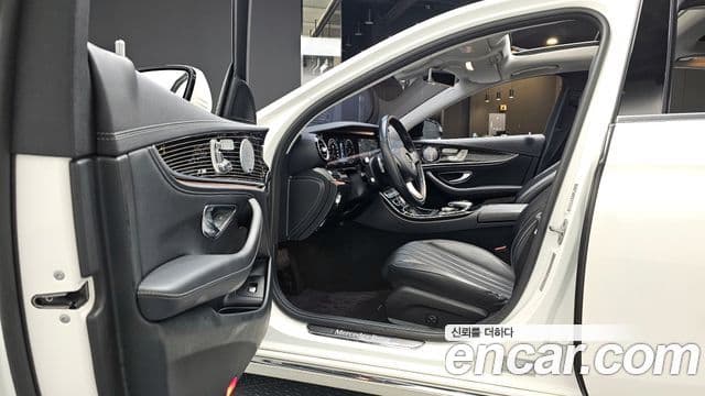 Mercedes-Benz E-Class 2018 — ფოტო 10/20