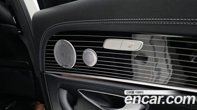 Mercedes-Benz E-Class 2018 — ფოტო 17/20