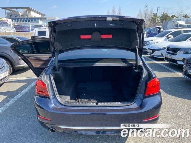 BMW 5 Series 2020 — Şəkil 19/20