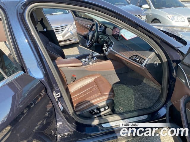 BMW 5 Series 2020 — Şəkil 12/20