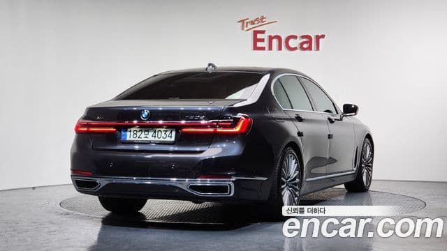BMW 7 Series 2021 — ფოტო 2/20