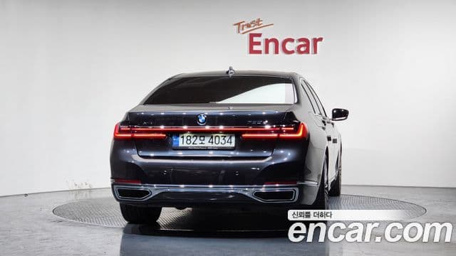 BMW 7 Series 2021 — ფოტო 4/20