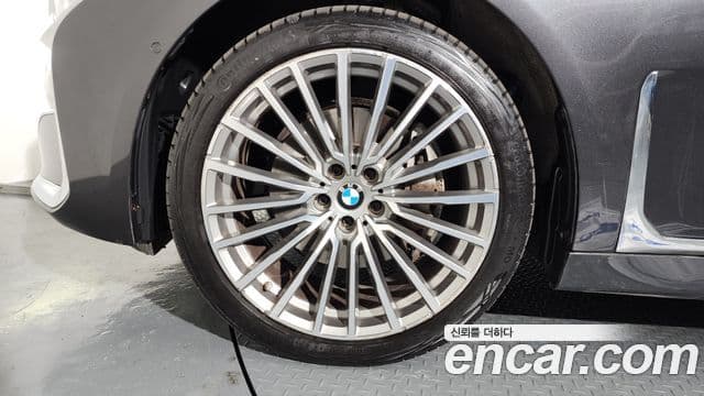 BMW 7 Series 2021 — ფოტო 5/20