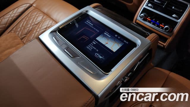 BMW 7 Series 2021 — ფოტო 19/20
