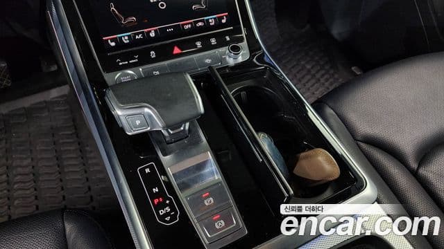 Audi Q7 2020 — ფოტო 9/20
