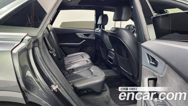 Audi Q7 2020 — ფოტო 12/20