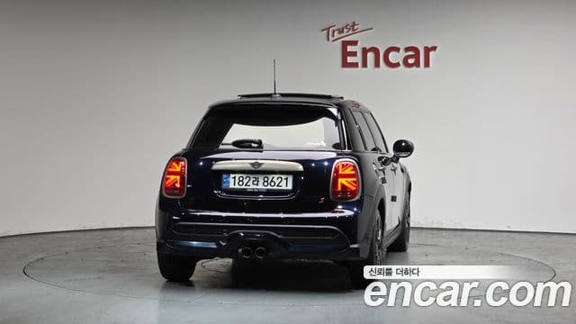 Mini Cooper S 2023 — ფოტო 4/20