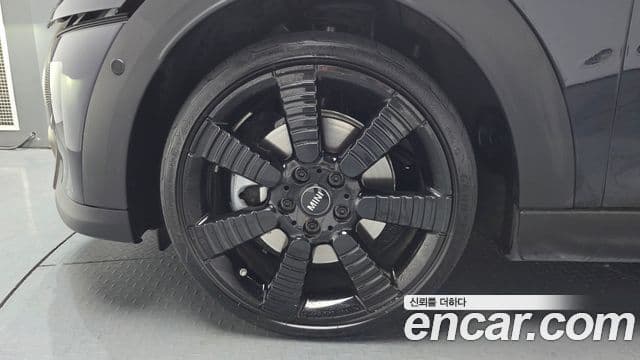 Mini Cooper S 2023 — ფოტო 5/20
