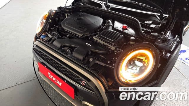 Mini Cooper S 2023 — ფოტო 6/20