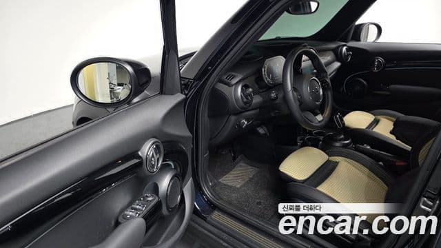 Mini Cooper S 2023 — ფოტო 11/20