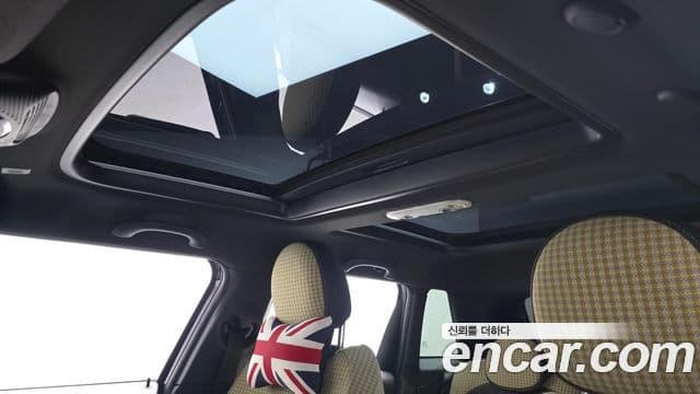 Mini Cooper S 2023 — ფოტო 17/20