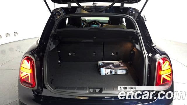 Mini Cooper S 2023 — фото 20 из 20