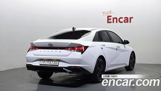 Hyundai The New Avante Hybrid 2022 — ფოტო 9/20