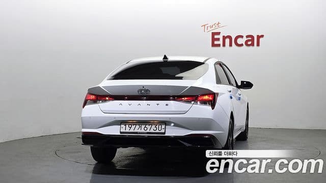 Hyundai The New Avante Hybrid 2022 — ფოტო 13/20