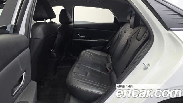 Hyundai The New Avante Hybrid 2022 — ფოტო 19/20