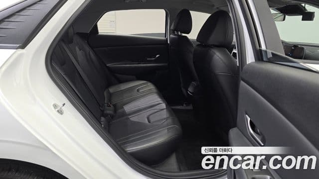 Hyundai The New Avante Hybrid 2022 — ფოტო 6/20
