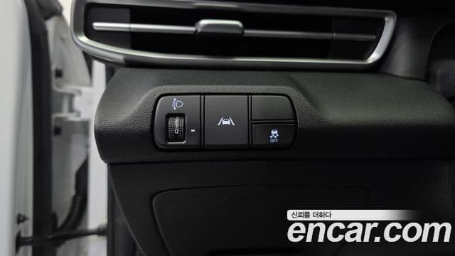 Hyundai The New Avante Hybrid 2022 — ფოტო 17/20