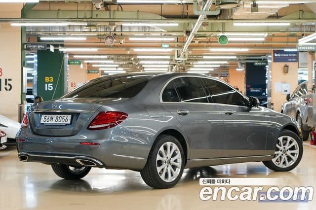 Mercedes-Benz E-Class 2019 — Şəkil 12/20