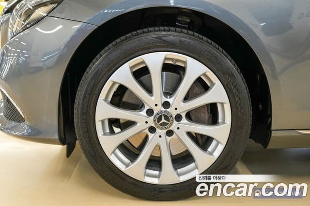 Mercedes-Benz E-Class 2019 — Şəkil 11/20