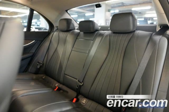 Mercedes-Benz E-Class 2019 — Şəkil 18/20