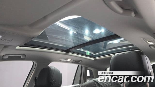 Volkswagen Tiguan 2022 — ფოტო 19/20