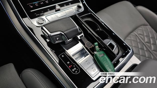 Audi Q8 2022 — ფოტო 15/20