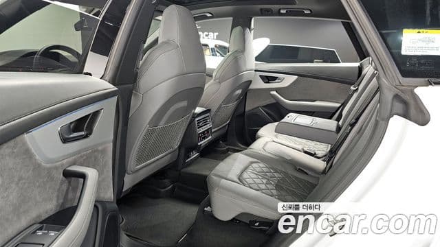 Audi Q8 2022 — ფოტო 18/20