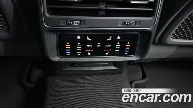 Audi Q8 2022 — ფოტო 16/20