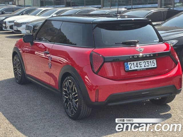 Mini Cooper S 2025 — ფოტო 2/20