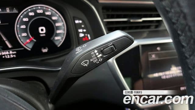 Audi A6 2022 — ფოტო 16/20