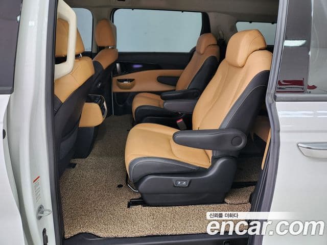 Kia Carnival 2023 — Şəkil 8/20
