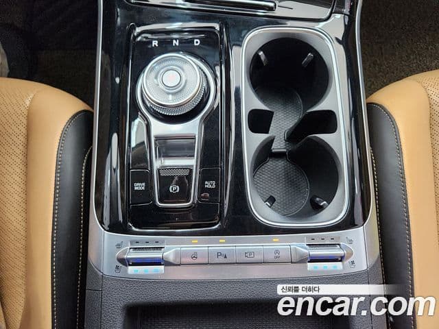 Kia Carnival 2023 — Şəkil 13/20