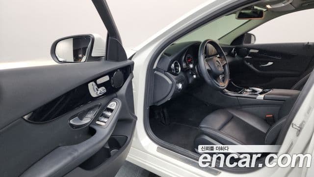 Mercedes-Benz C-Class 2018 — ფოტო 5/20
