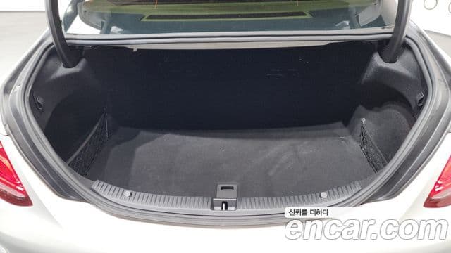 Mercedes-Benz C-Class 2018 — ფოტო 11/20