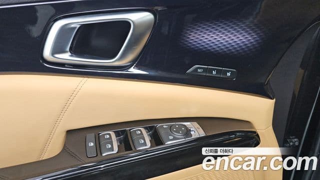 Kia Carnival 2021 — Şəkil 17/20