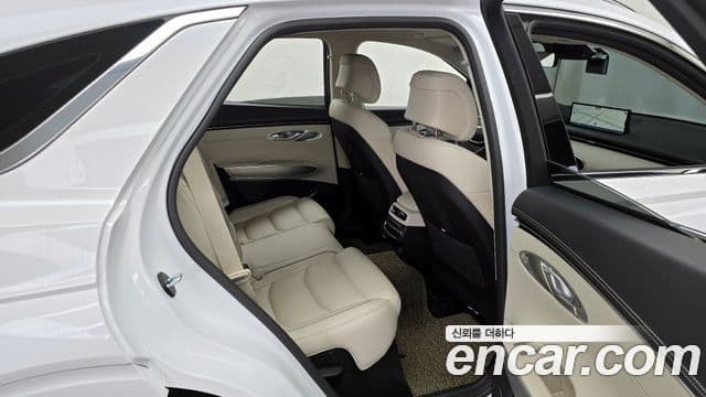 Genesis GV70 2021 — ფოტო 12/20