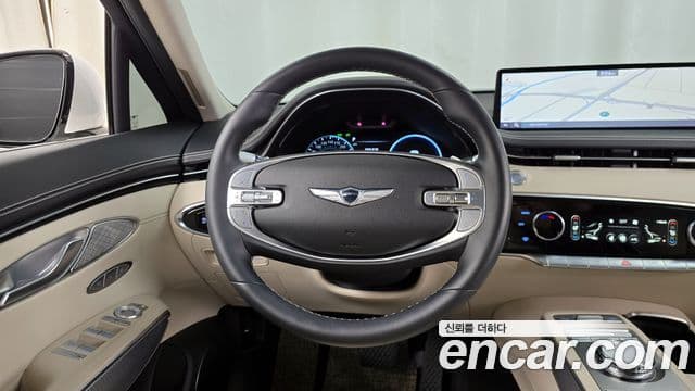 Genesis GV70 2021 — ფოტო 13/20