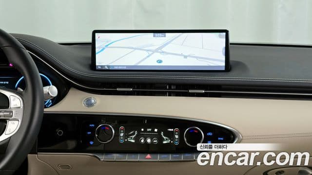 Genesis GV70 2021 — ფოტო 14/20