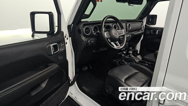 Jeep Wrangler 2021 — Şəkil 11/20