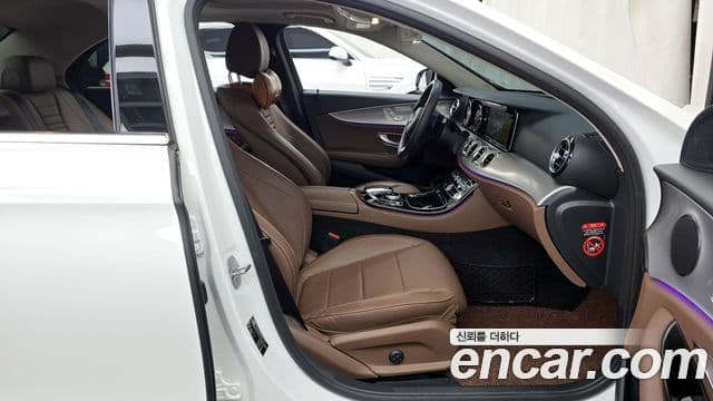 Mercedes-Benz E-Class 2018 — Фото 11/20