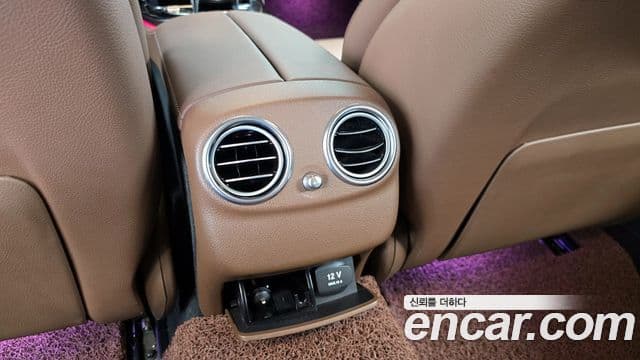 Mercedes-Benz E-Class 2018 — Фото 19/20