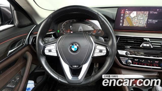 BMW 5 Series 2021 — Фото 13/20