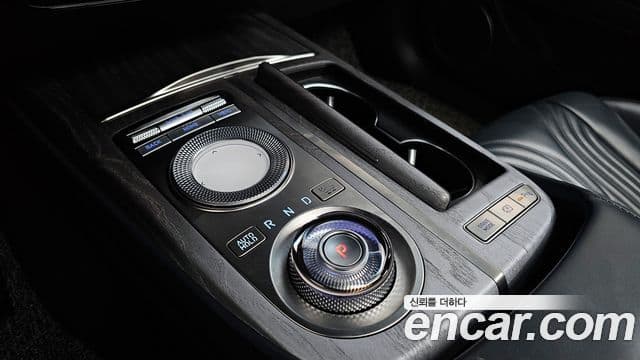 Genesis Electrified G80 2020 — ფოტო 7/20