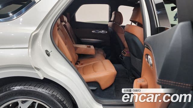 Genesis GV70 2022 — ფოტო 12/20