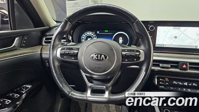 Kia K5 2021 — ფოტო 13/20