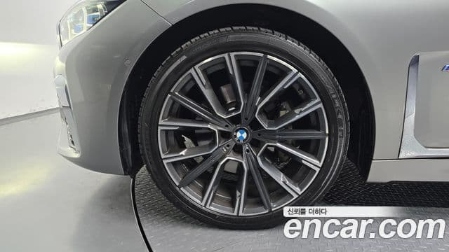 BMW 7 Series 2020 — ფოტო 5/20